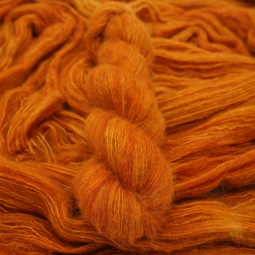 Fluffy - Orange is the new black - A Knitters World