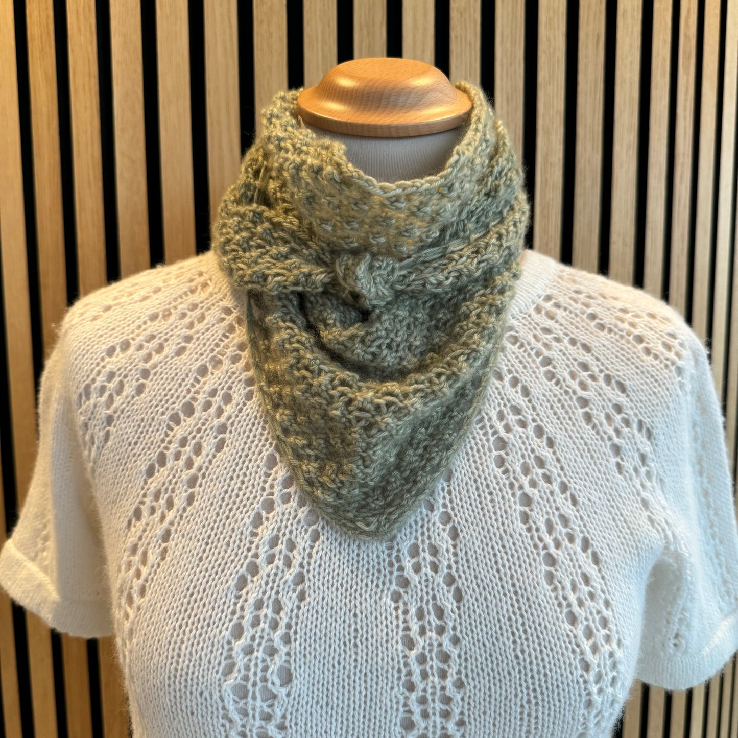 Magda Scarf - A Knitters World