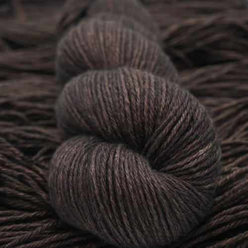 Mørk Yak Sport - Mysterious - A Knitters World