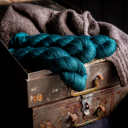 med håndfarvet garn – Knitters World