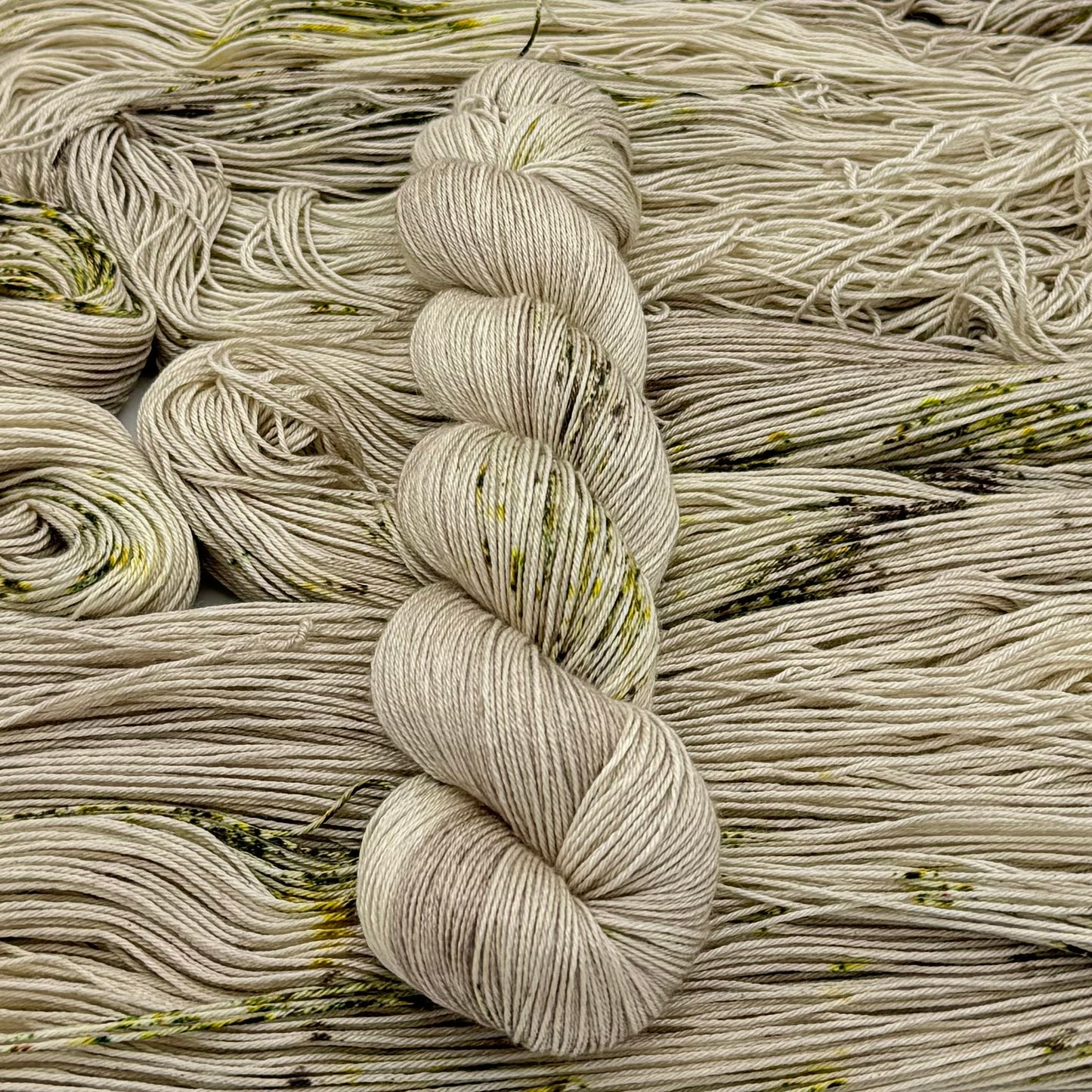 Hvid Yak - Rainy Day - A Knitters World