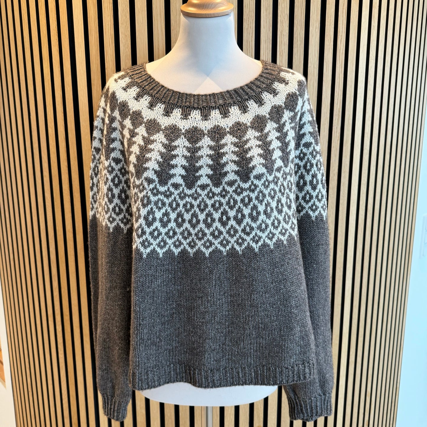 Load image into Gallery viewer, Freidis Sweater - A Knitters World
