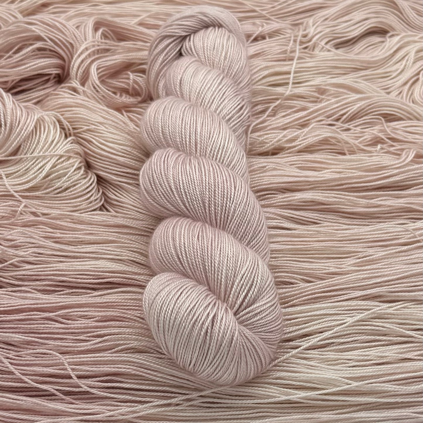 Cashmere/ silke - Cherry Blossom - A Knitters World