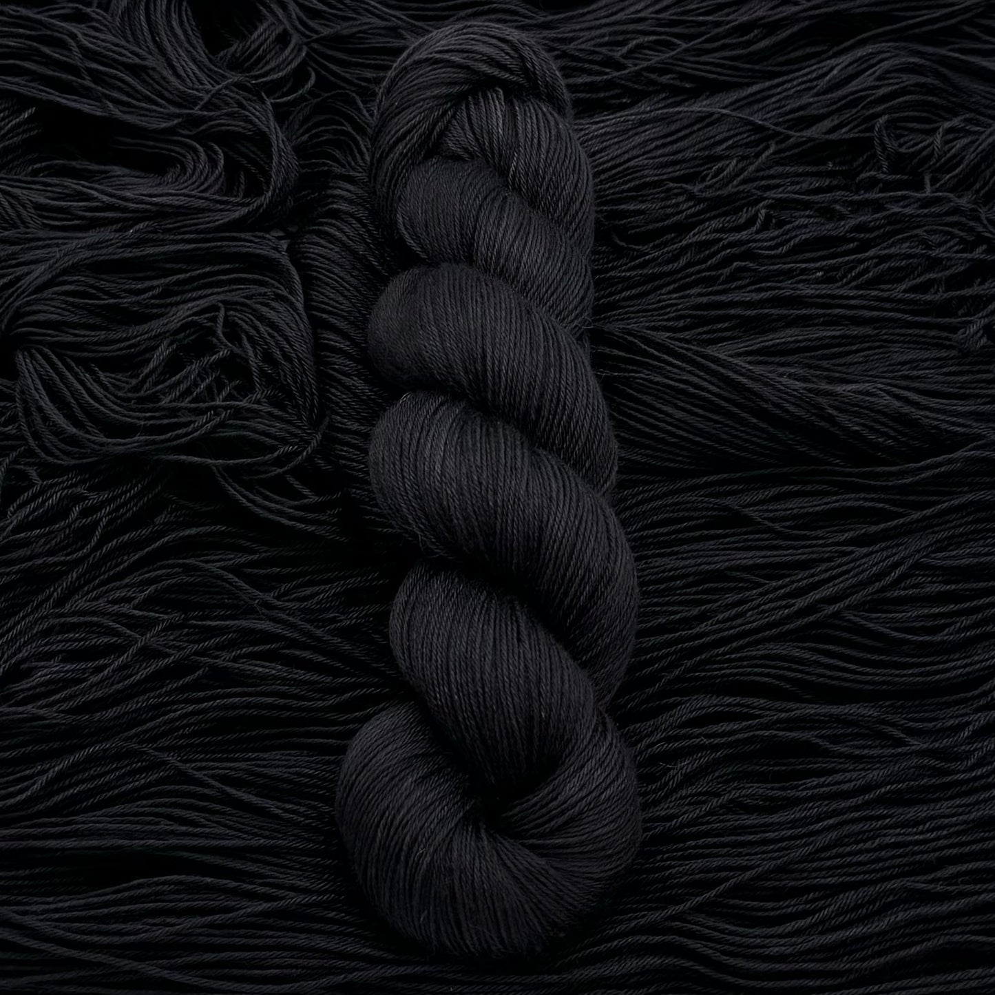 Mørk yak - Black Wolf - A Knitters World