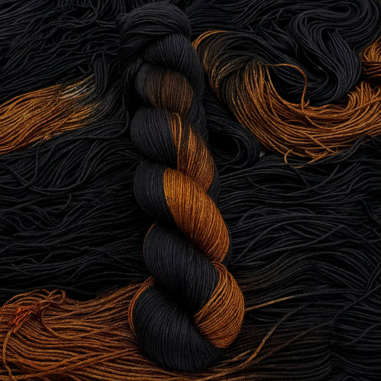 Mørk Yak - Pooling Veteran - A Knitters World