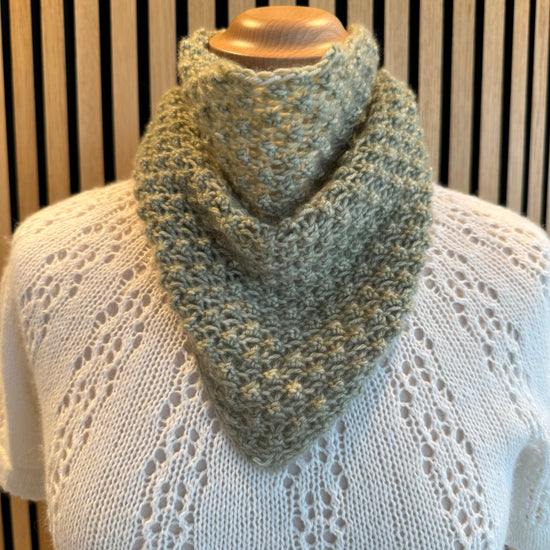 Magda Scarf - A Knitters World