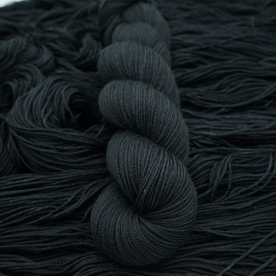 Grå yak - Black Wolf - A Knitters World