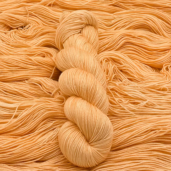 Hvid Yak - Cantaloupe - A Knitters World