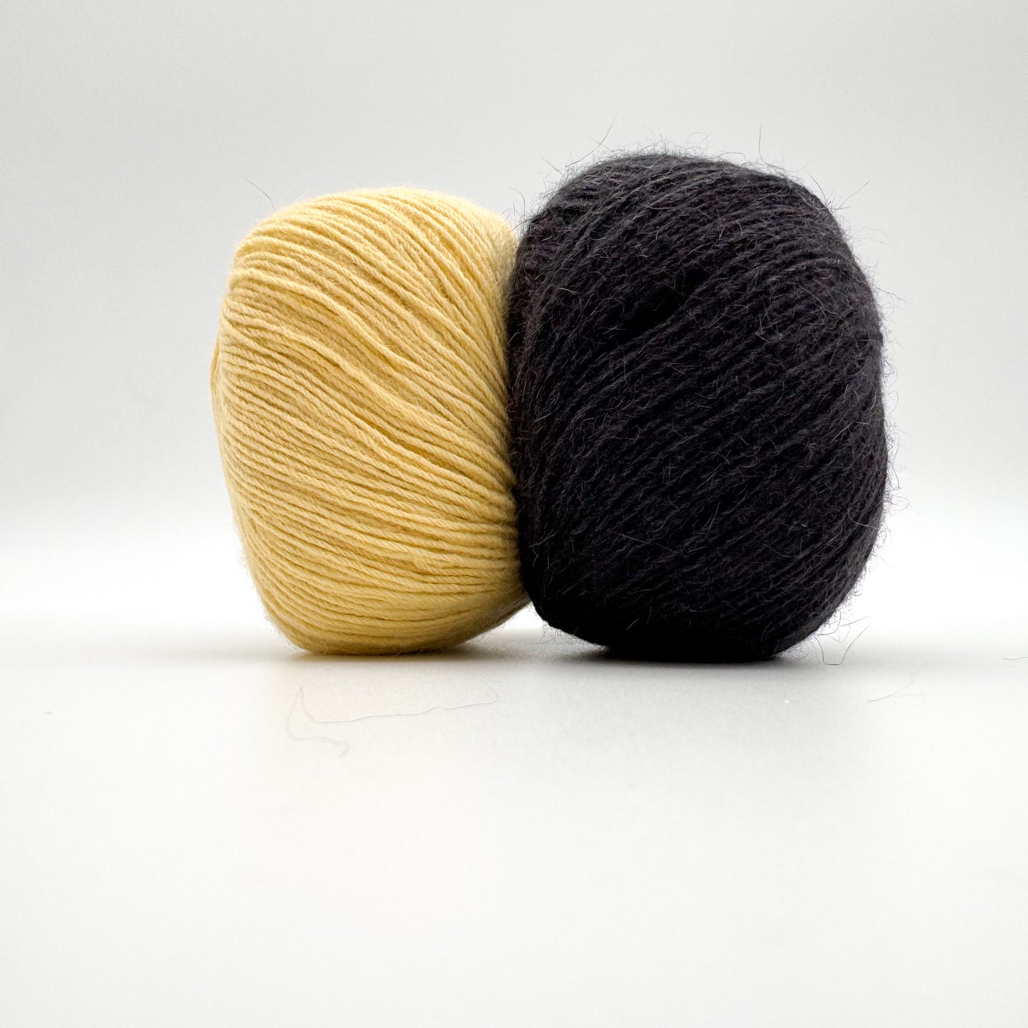Possum garn i farven Black – AKW Skala A luksusgarn med cashmere og mulberry silke