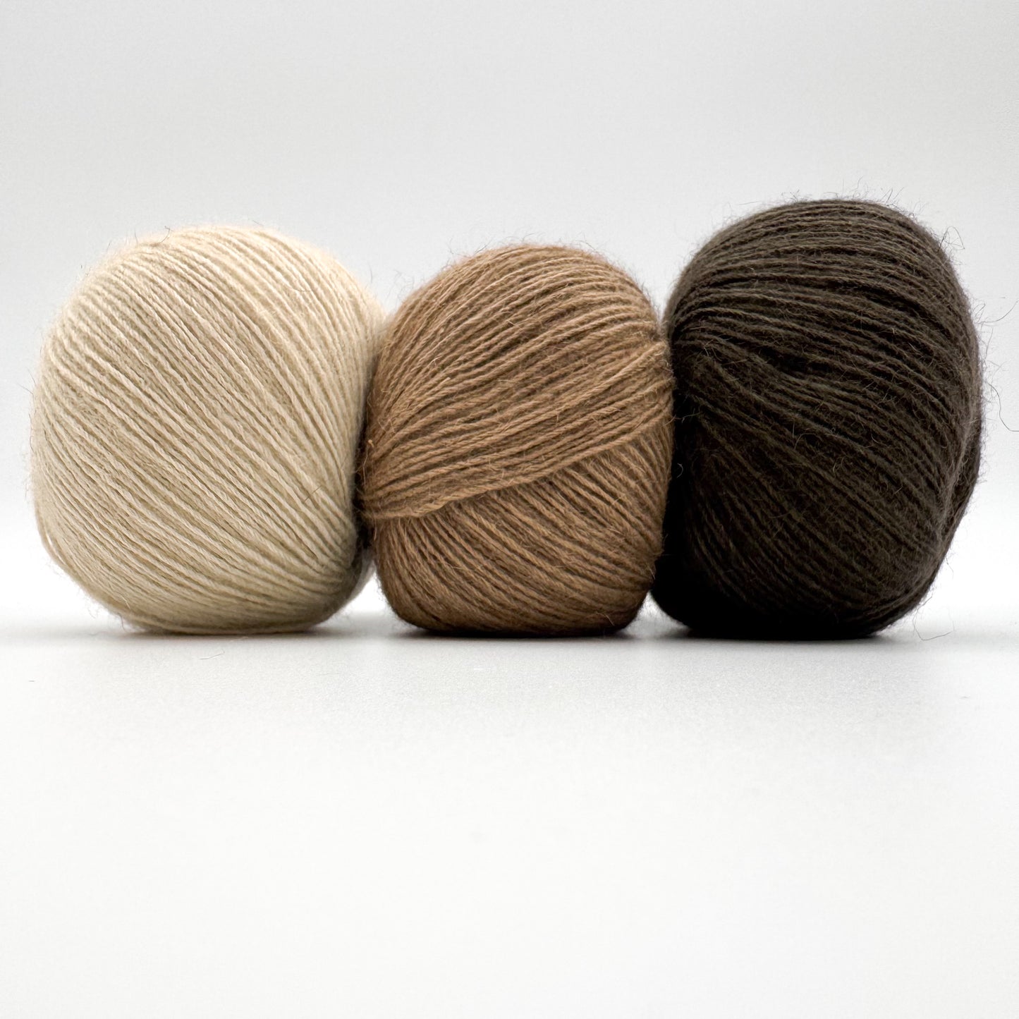 Possum garn i farven Camel – AKW Skala A luksusgarn med cashmere og mulberry silke