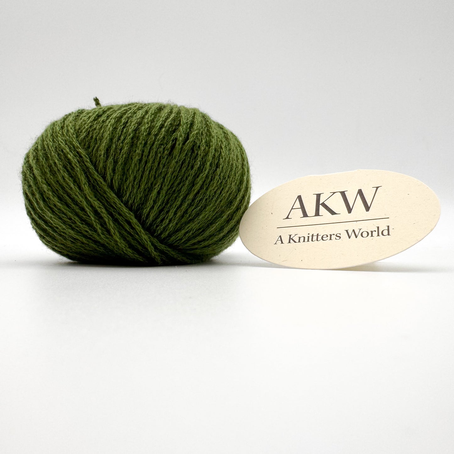 Cashmere garn i farven Forest Green – 100% Mongolian Cashmere, AKW Skala A fra A Knitters World