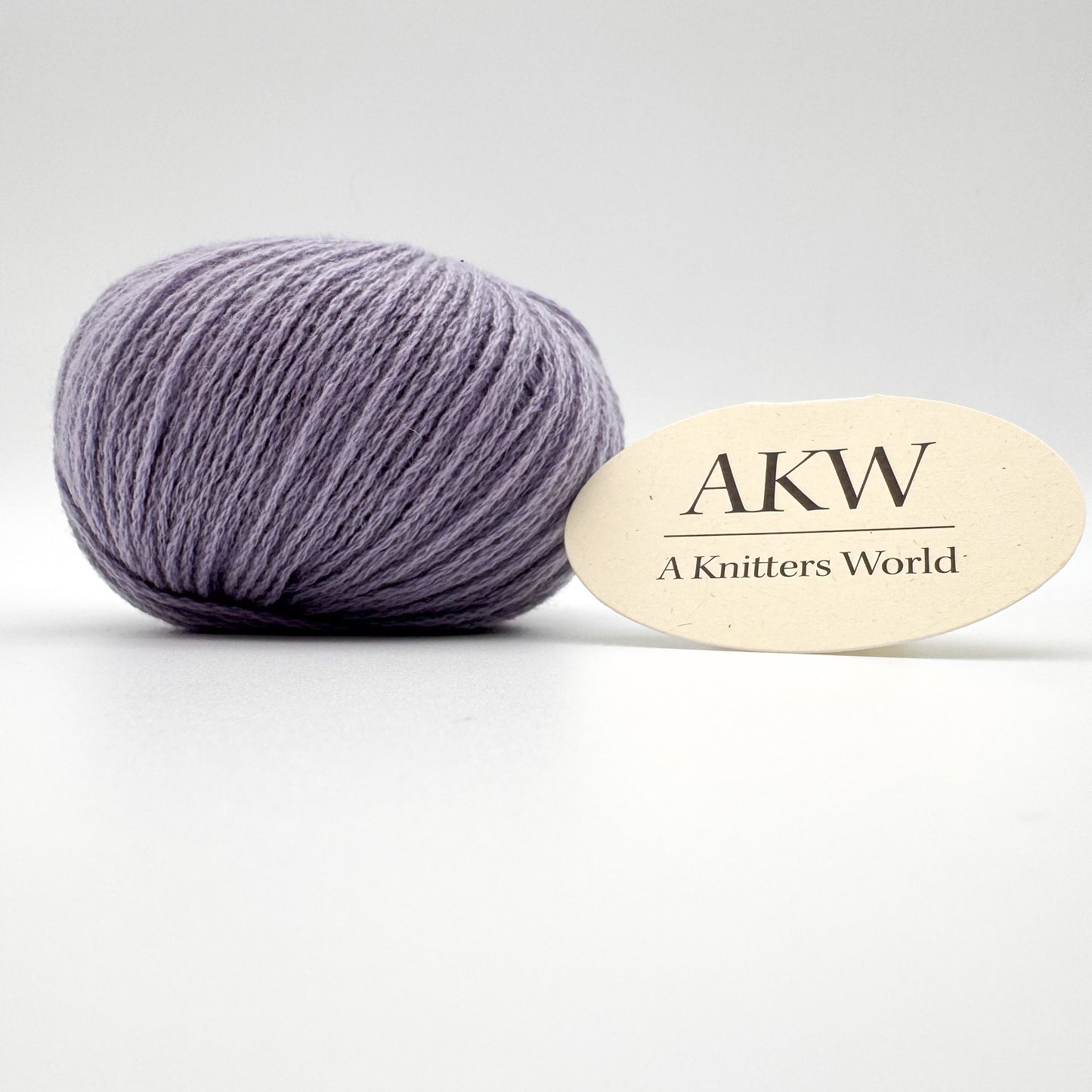 Cashmere garn i farven Lavender – 100% Mongolian Cashmere, AKW Skala A fra A Knitters World
