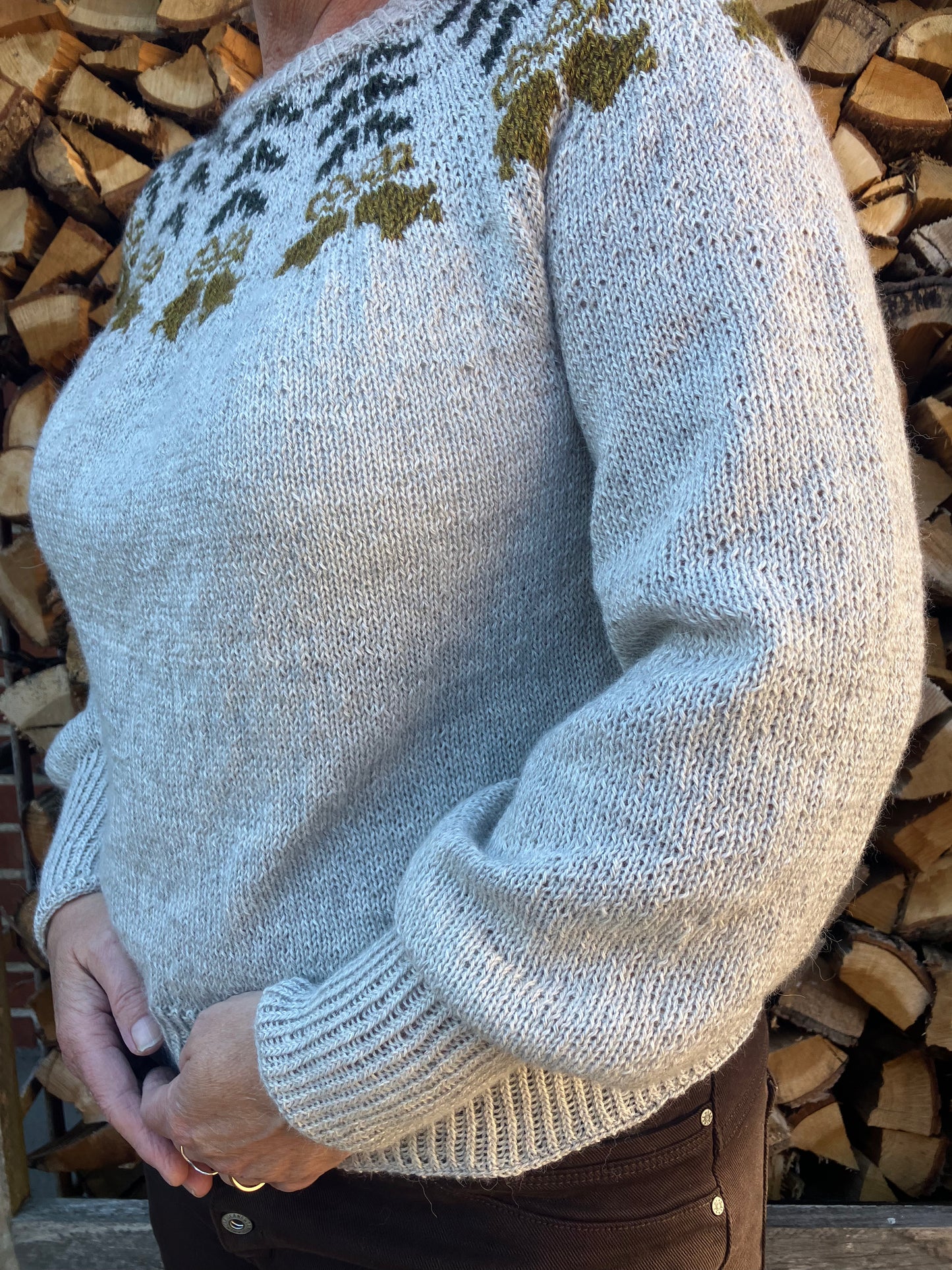 Juleklokke Sweater - A Knitters World