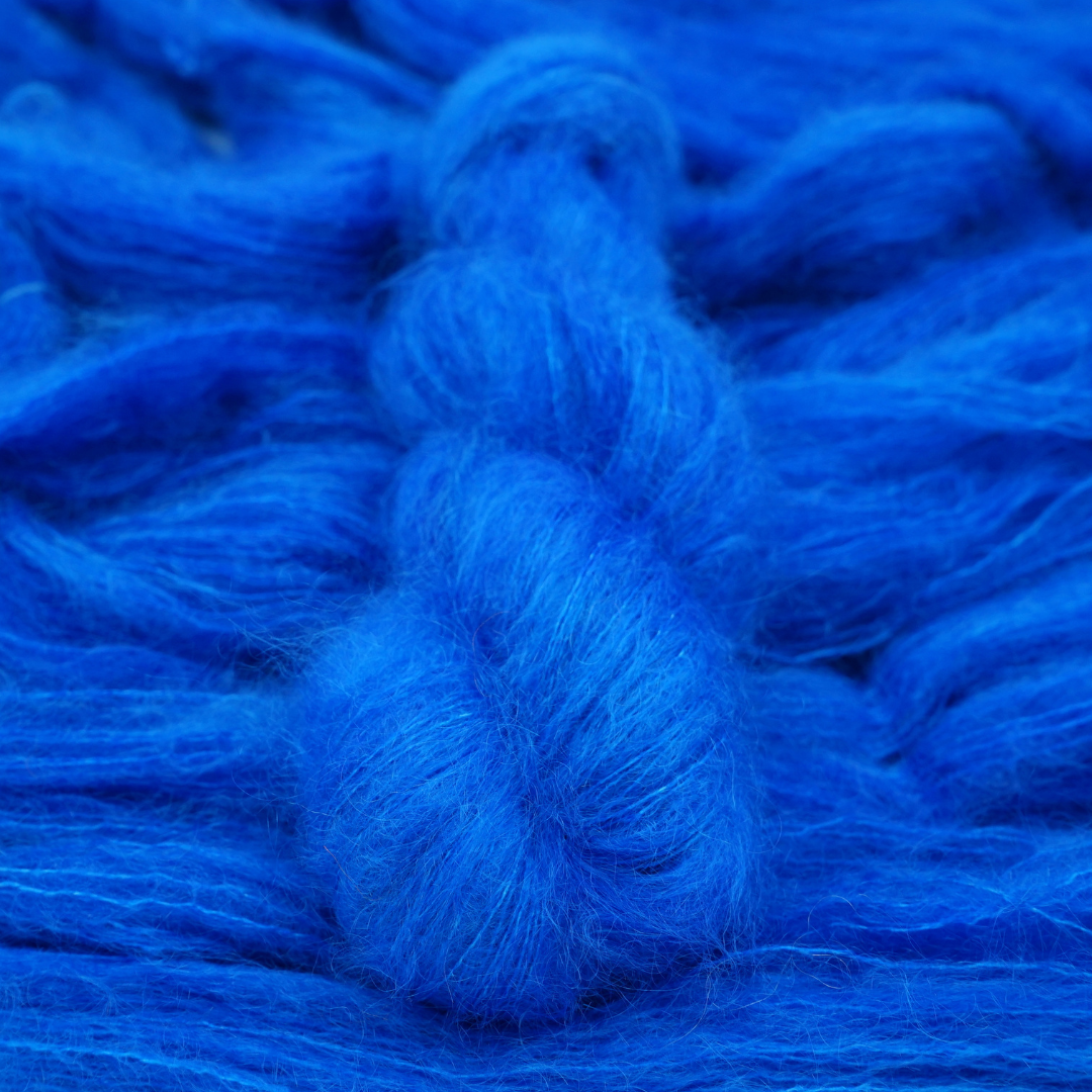 Laden Sie das Bild in den Galerie-Viewer, Mohair Sport - Sidsels brilliant blue - A Knitters World
