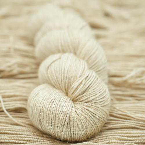 Camel/ silke - Ufarvet | A Knitters World