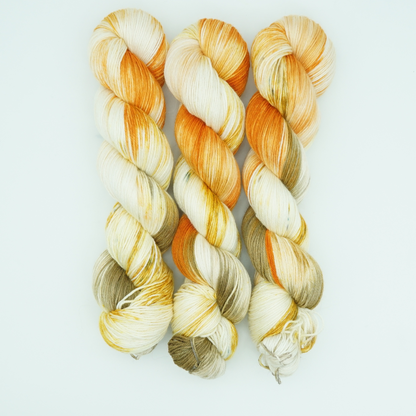 Load image into Gallery viewer, Merino/ silke - Sunset - A Knitters World

