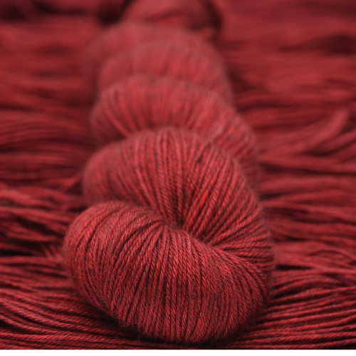 Mørk yak - Lady in red - A Knitters World