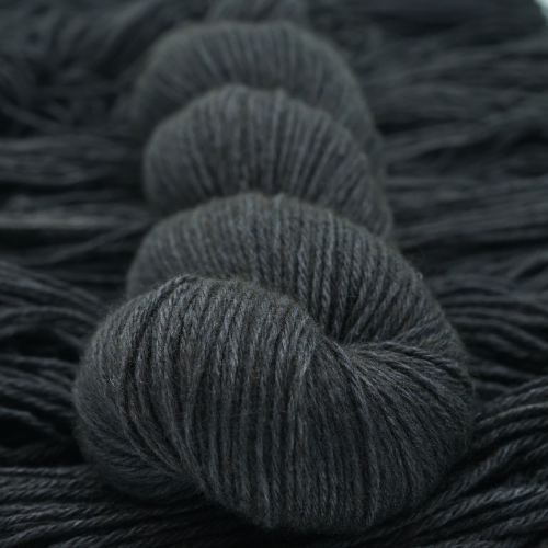 Mørk Yak Sport - Black Wolf - A Knitters World